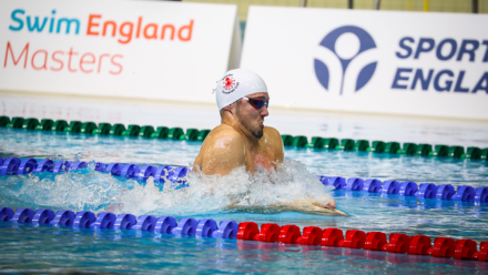 Woking become world record breakers to open up final day in Sheffield